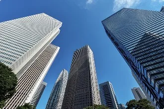 全国対応の大手法律事務所が入るオフィスビル群